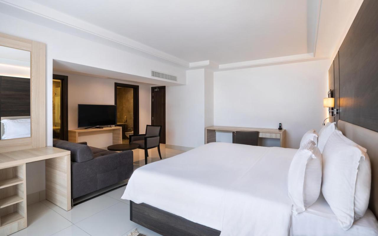 Radisson Hotel Sfax Exteriör bild Suite