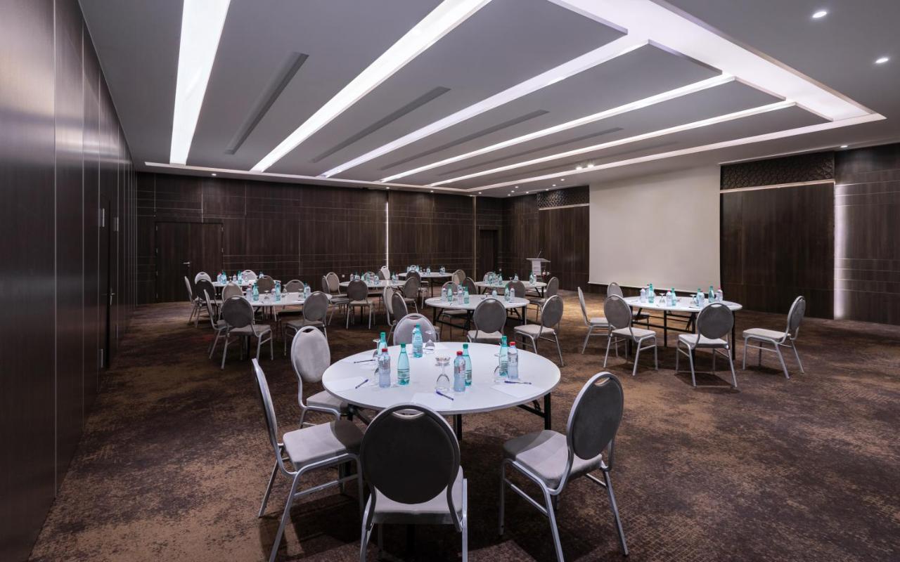 Radisson Hotel Sfax Exteriör bild Meeting room