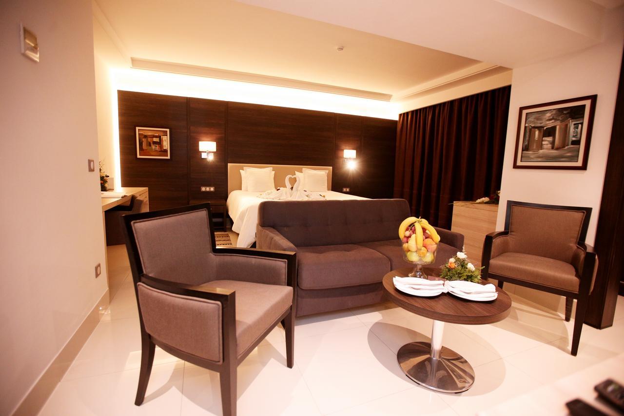 Radisson Hotel Sfax Exteriör bild A suite at the hotel