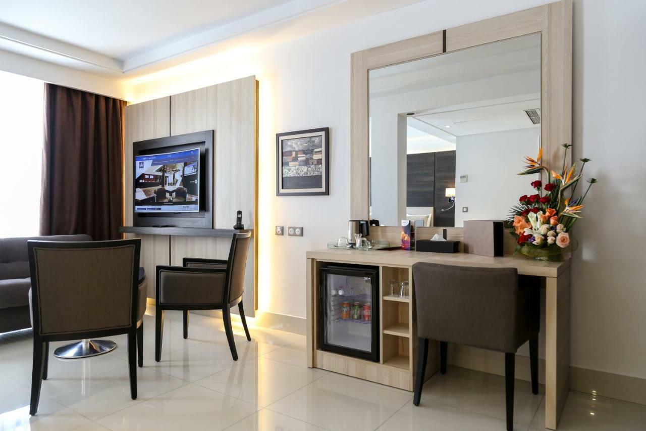 Radisson Hotel Sfax Exteriör bild A room at the hotel